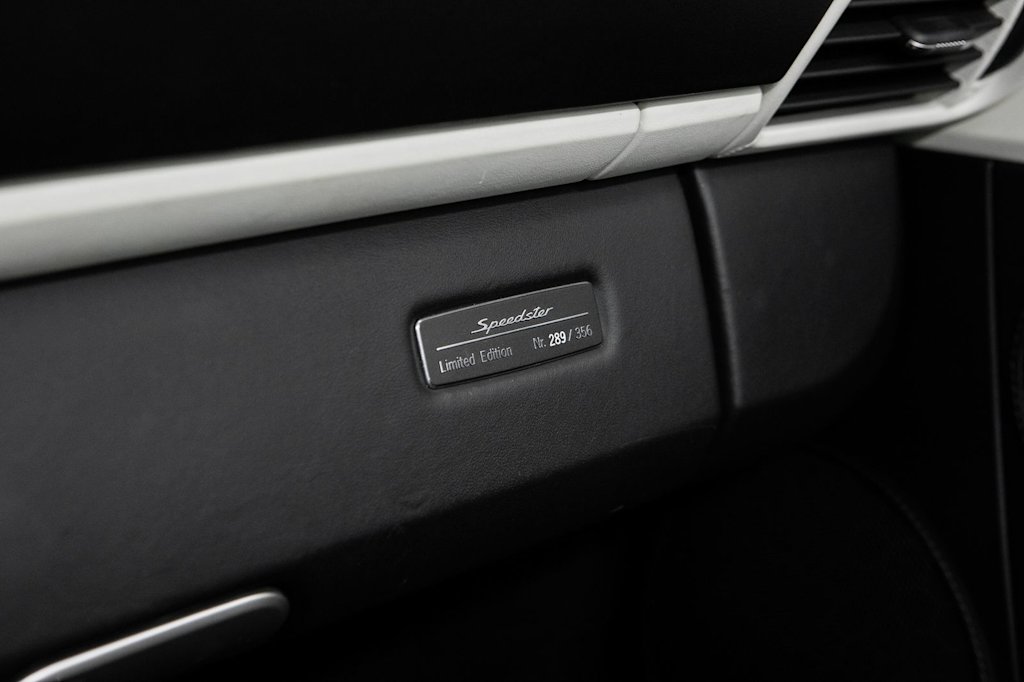 Thumbnail: 2011 Porsche 911 - 24