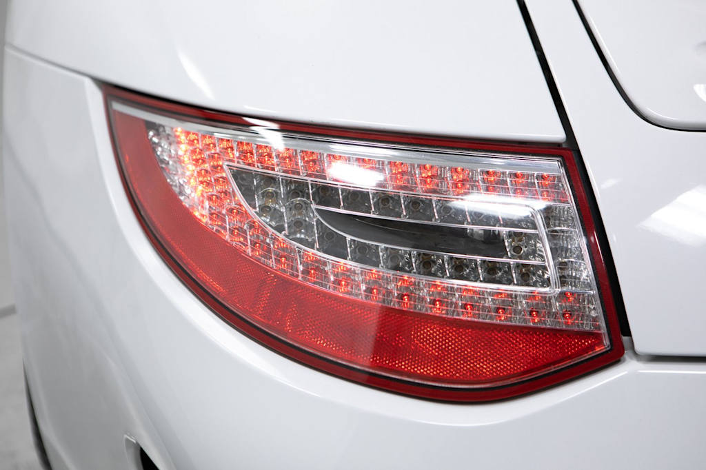 Thumbnail: 2011 Porsche 911 - 16
