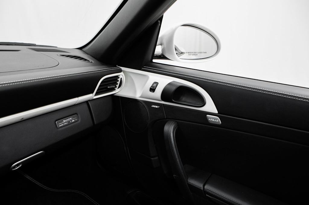 Thumbnail: 2011 Porsche 911 - 10