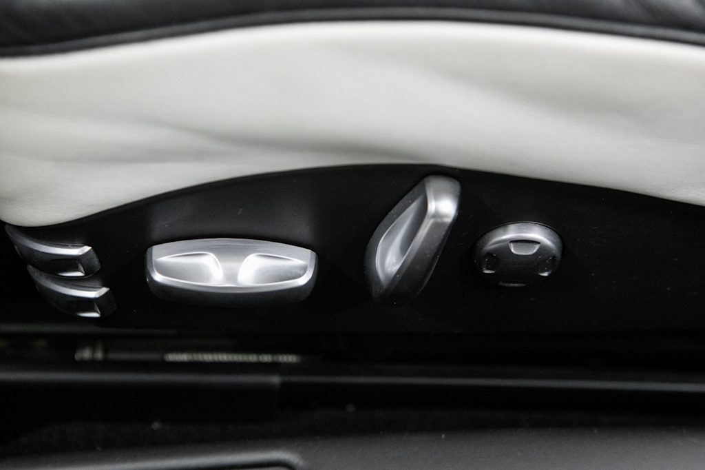 Thumbnail: 2011 Porsche 911 - 20