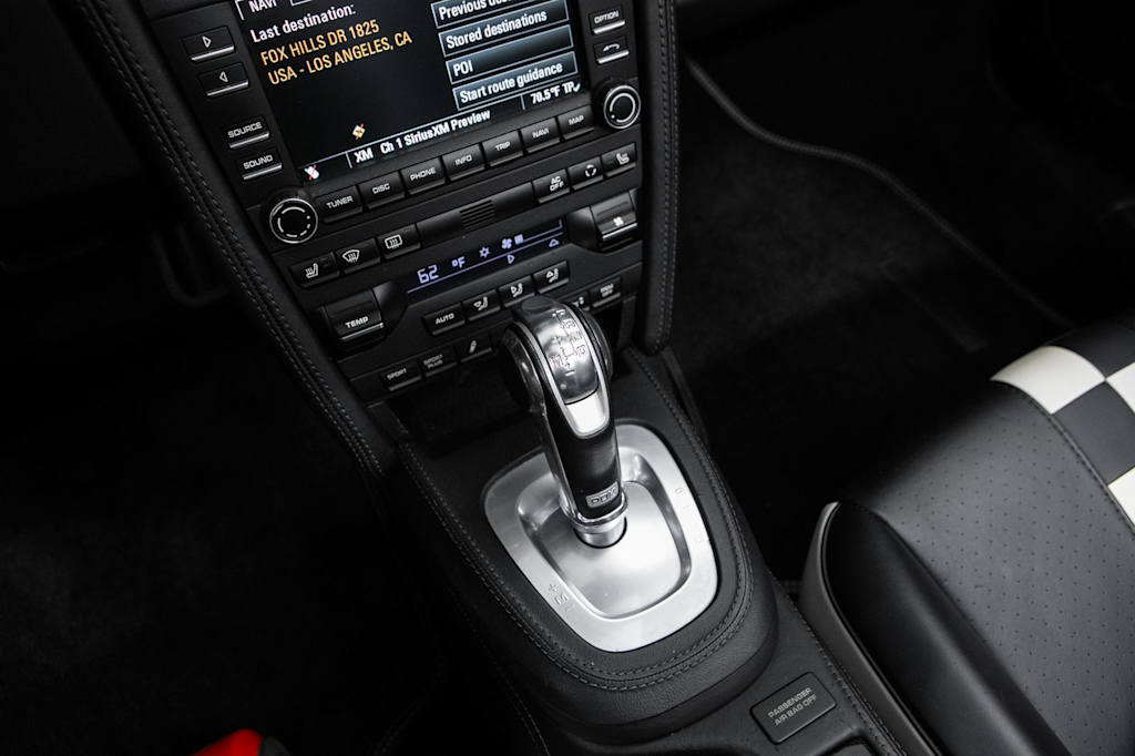 Thumbnail: 2011 Porsche 911 - 11