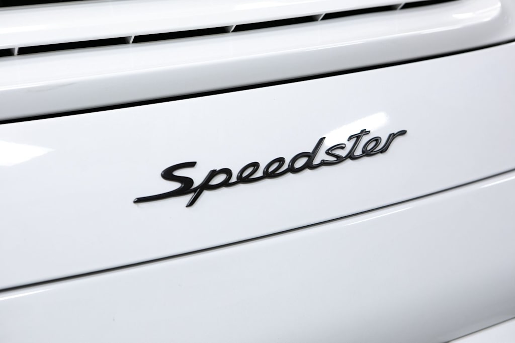 Thumbnail: 2011 Porsche 911 - 17