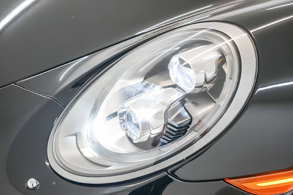 Thumbnail: 2015 Porsche 911 - 22