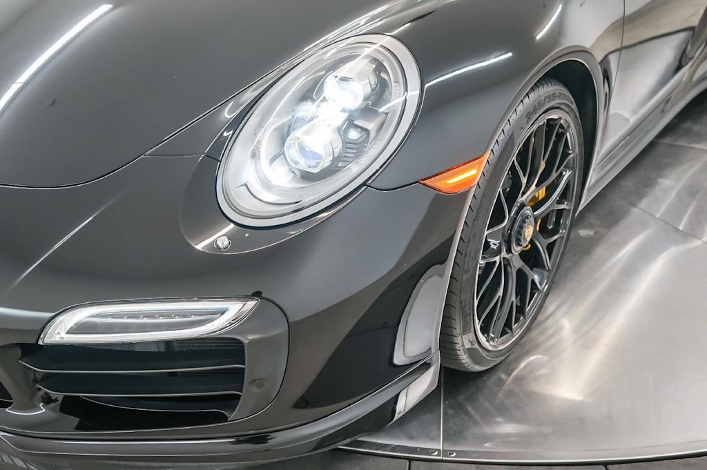Thumbnail: 2015 Porsche 911 - 23
