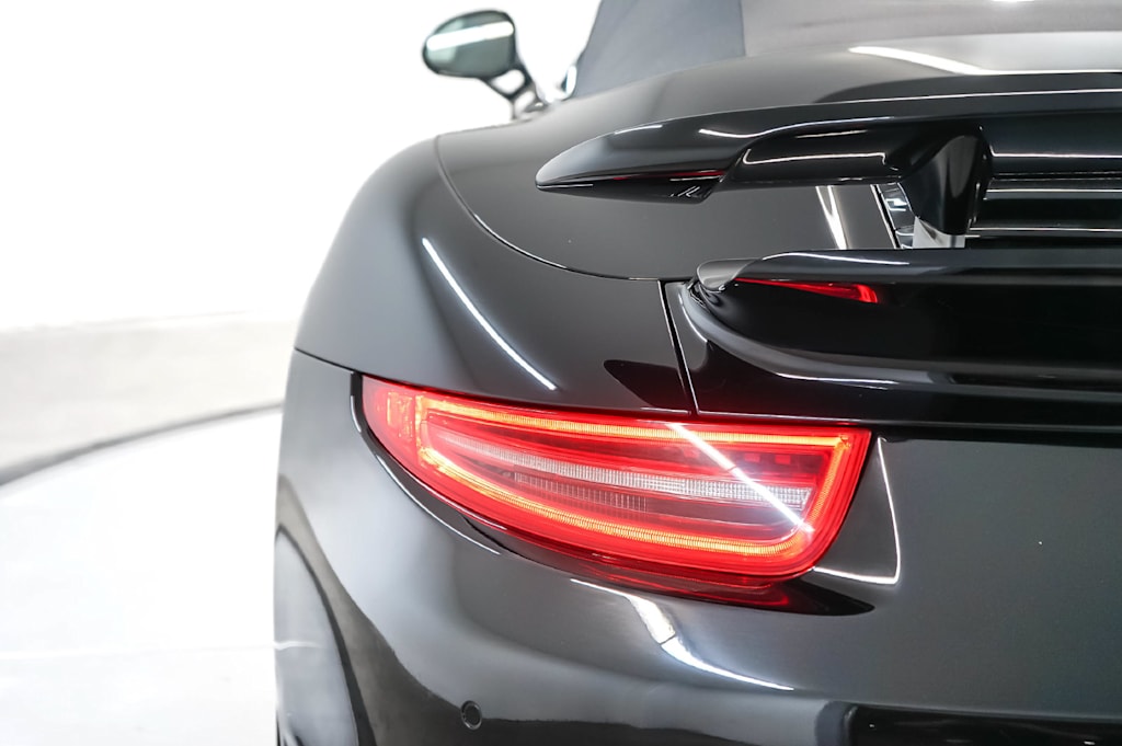 Thumbnail: 2015 Porsche 911 - 20