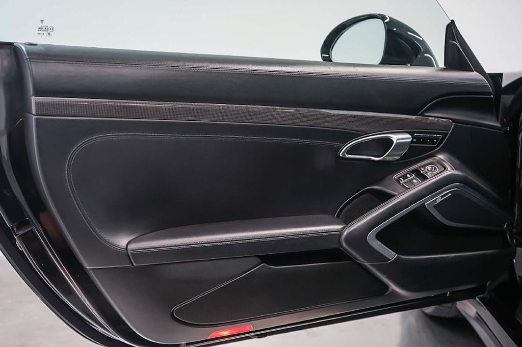 Thumbnail: 2015 Porsche 911 - 26