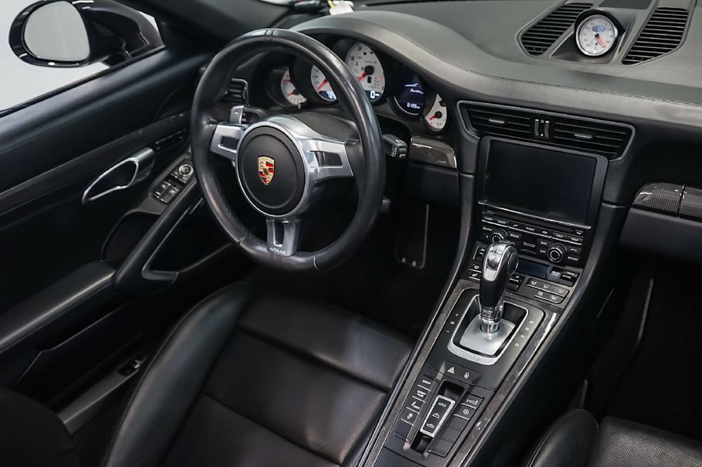 Thumbnail: 2015 Porsche 911 - 13