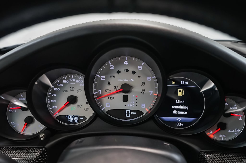 Thumbnail: 2015 Porsche 911 - 16