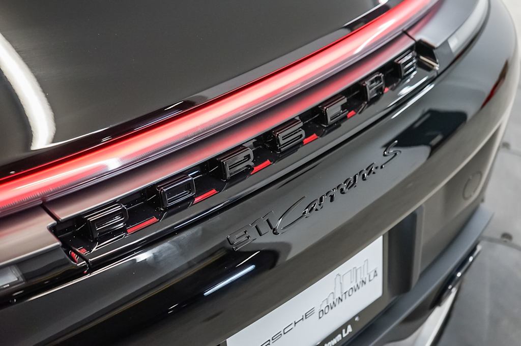 Thumbnail: 2026 Porsche 911 - 20