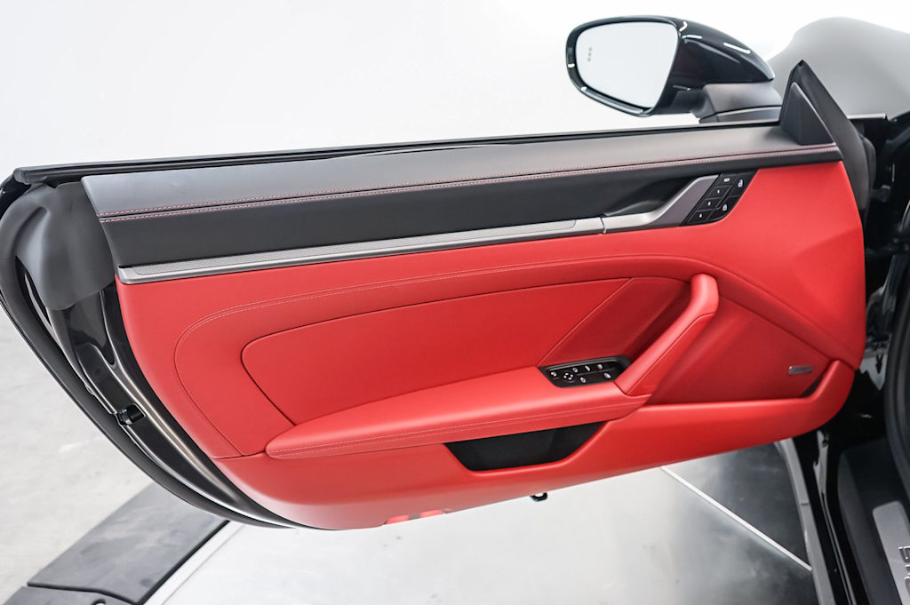 Thumbnail: 2026 Porsche 911 - 33