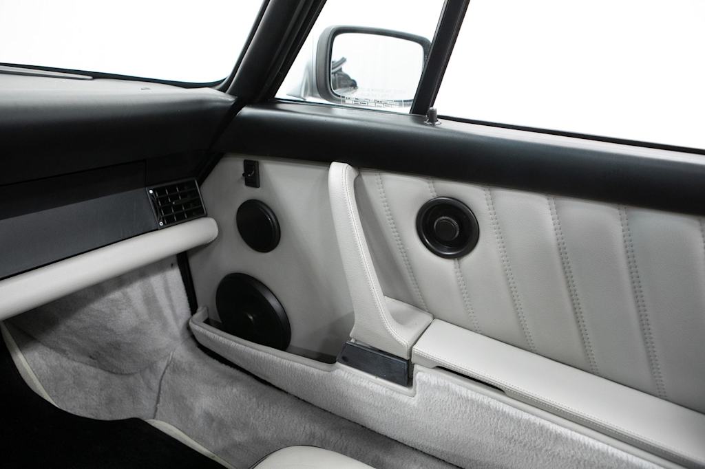 Thumbnail: 1989 Porsche 911 - 29