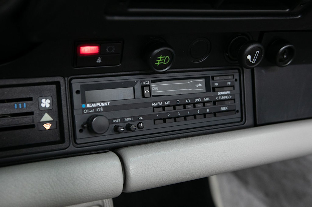 Thumbnail: 1989 Porsche 911 - 17