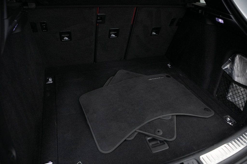 Thumbnail: 2022 Porsche Macan - 13