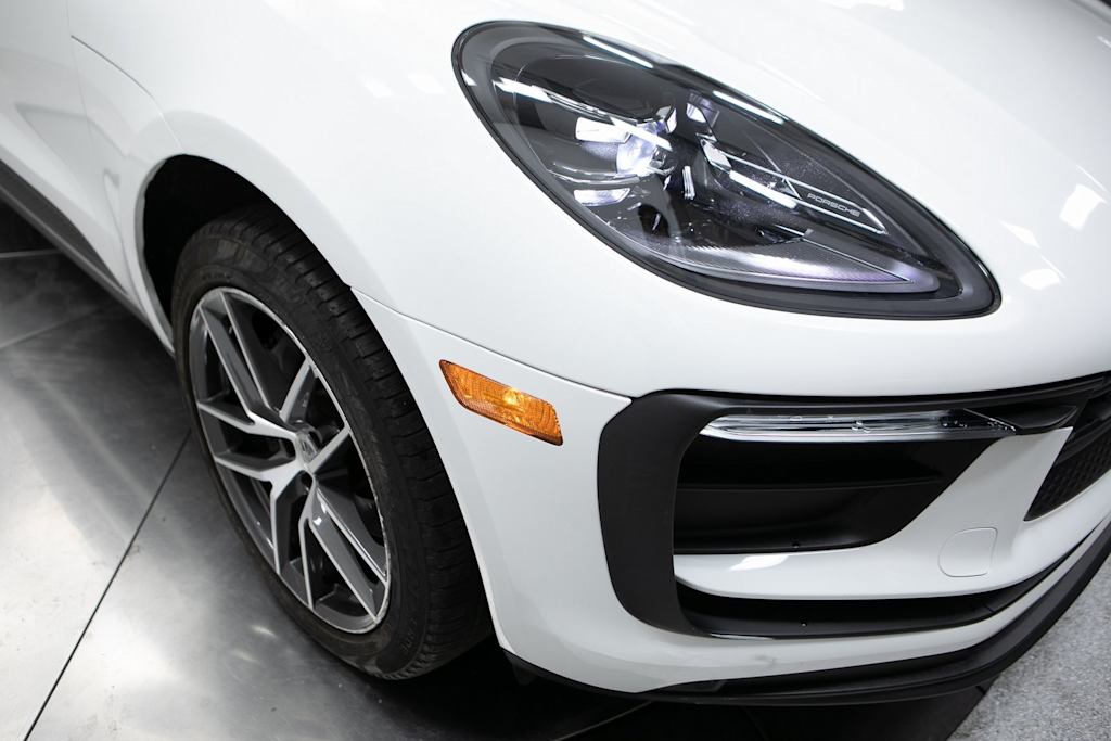 Thumbnail: 2022 Porsche Macan - 18