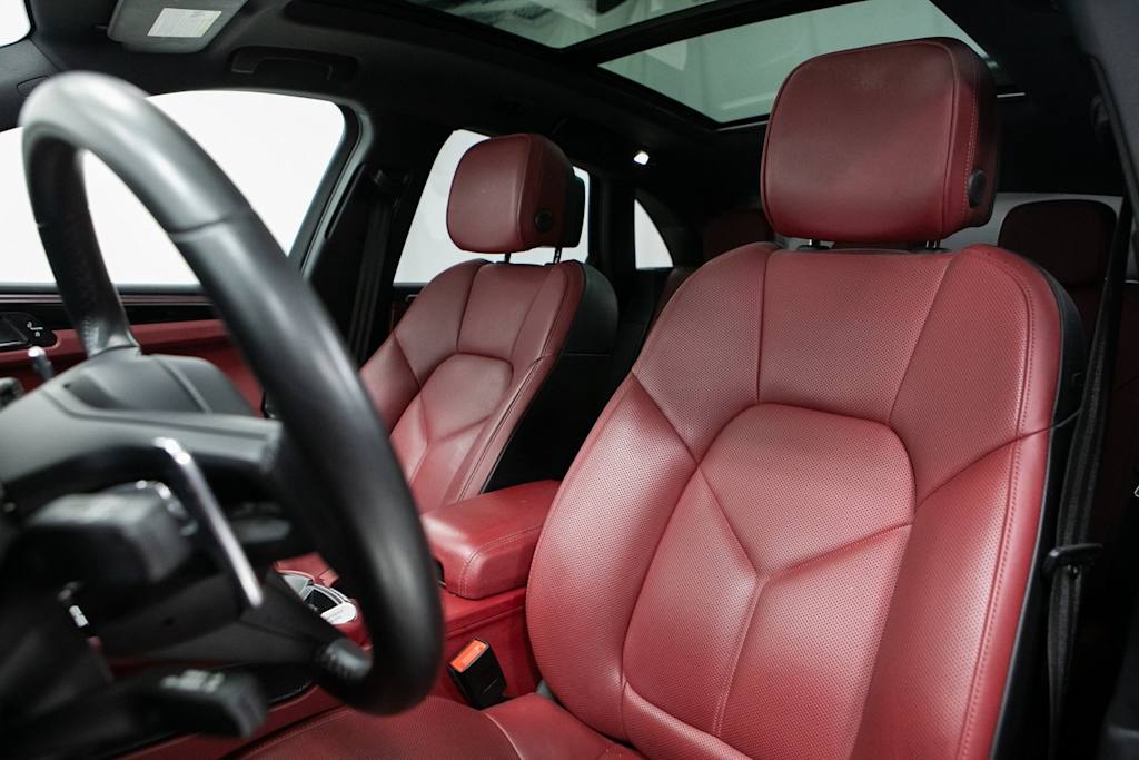 Thumbnail: 2022 Porsche Macan - 8