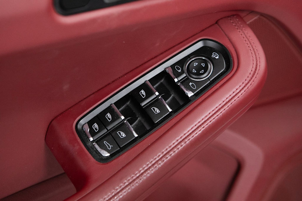 Thumbnail: 2022 Porsche Macan - 5