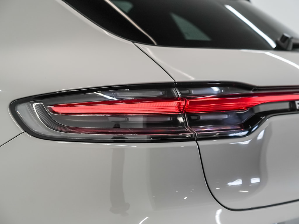 Thumbnail: 2023 Porsche Macan - 22