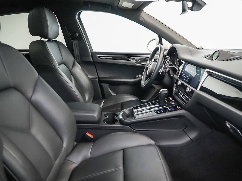 Thumbnail: 2023 Porsche Macan - 12