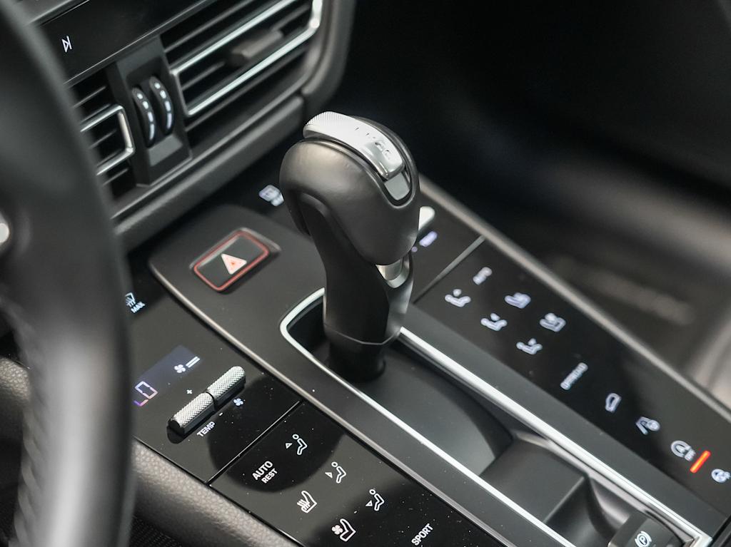 Thumbnail: 2023 Porsche Macan - 15