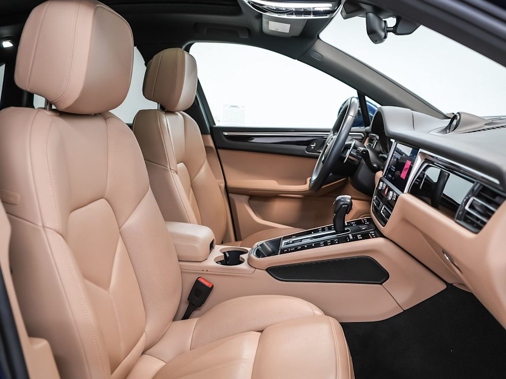Thumbnail: 2024 Porsche Macan - 11