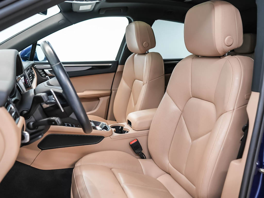 Thumbnail: 2024 Porsche Macan - 10