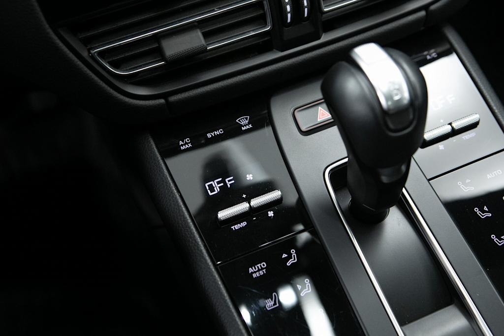 Thumbnail: 2024 Porsche Macan - 23