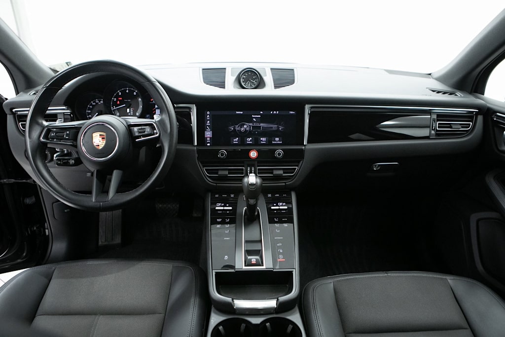 Thumbnail: 2024 Porsche Macan - 7