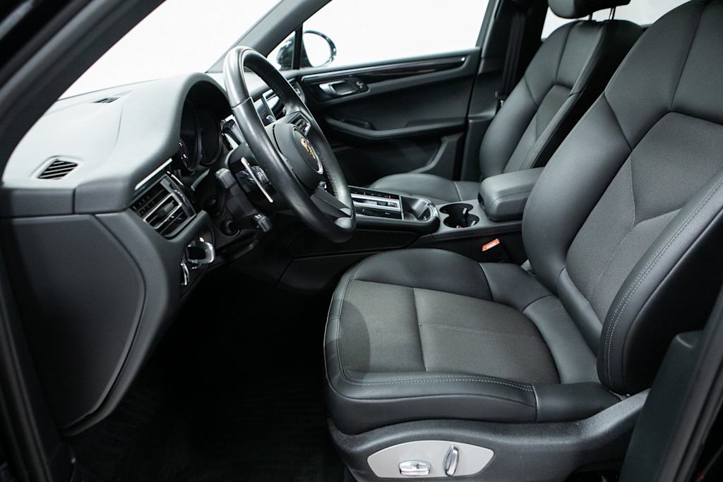 Thumbnail: 2024 Porsche Macan - 9