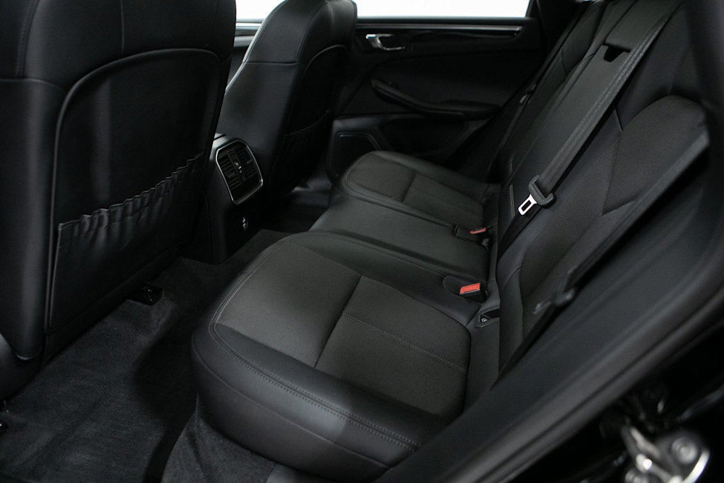 Thumbnail: 2024 Porsche Macan - 10