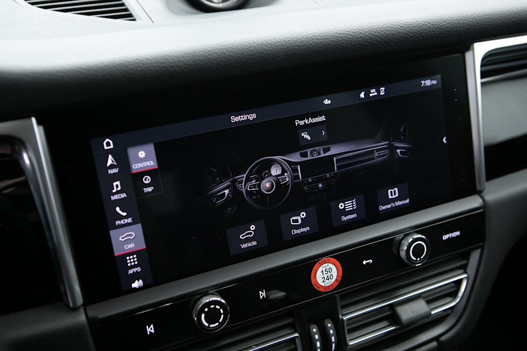 Thumbnail: 2024 Porsche Macan - 11