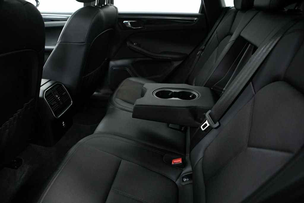 Thumbnail: 2024 Porsche Macan - 29