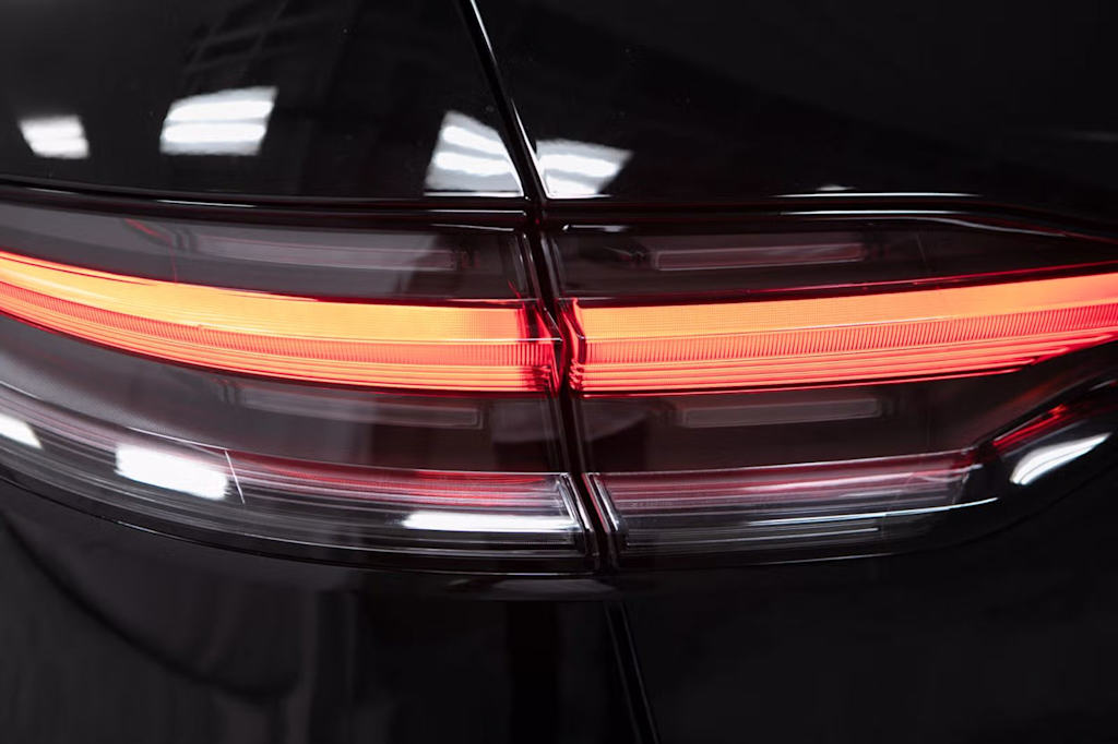 Thumbnail: 2026 Porsche Macan - 22