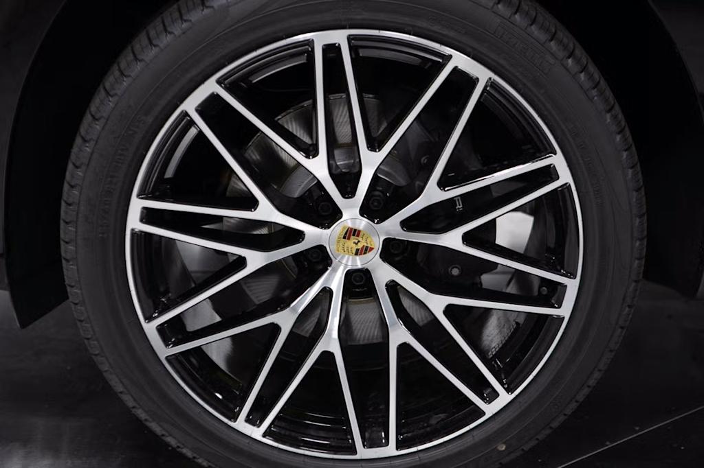 Thumbnail: 2026 Porsche Macan - 7