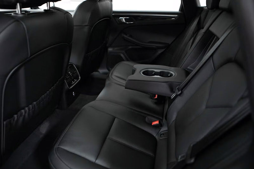Thumbnail: 2026 Porsche Macan - 11