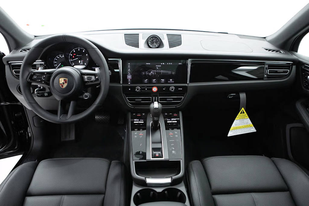 Thumbnail: 2026 Porsche Macan - 8