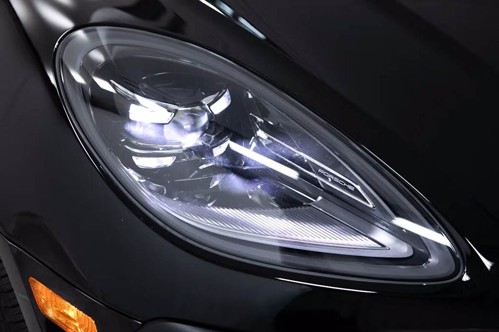 Thumbnail: 2026 Porsche Macan - 19