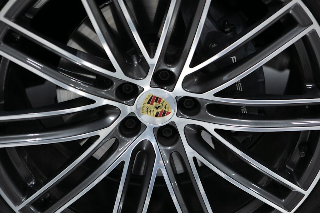 Thumbnail: 2026 Porsche Macan - 5