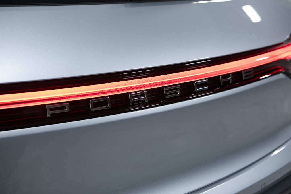 Thumbnail: 2026 Porsche Macan - 23