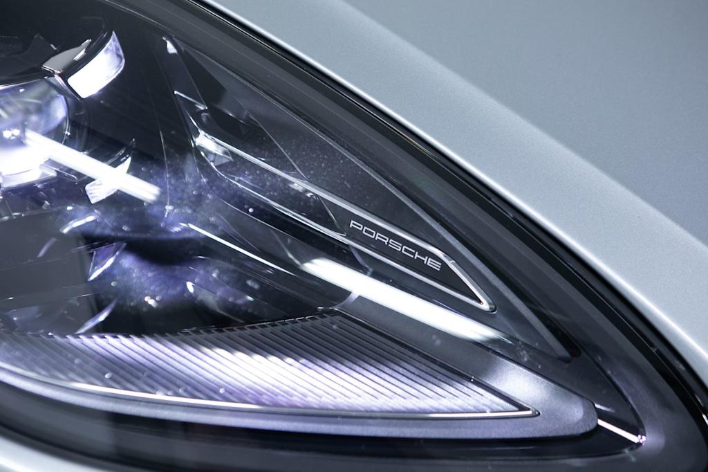 Thumbnail: 2026 Porsche Macan - 20