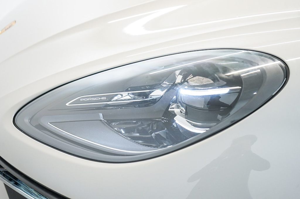 Thumbnail: 2026 Porsche Macan - 25