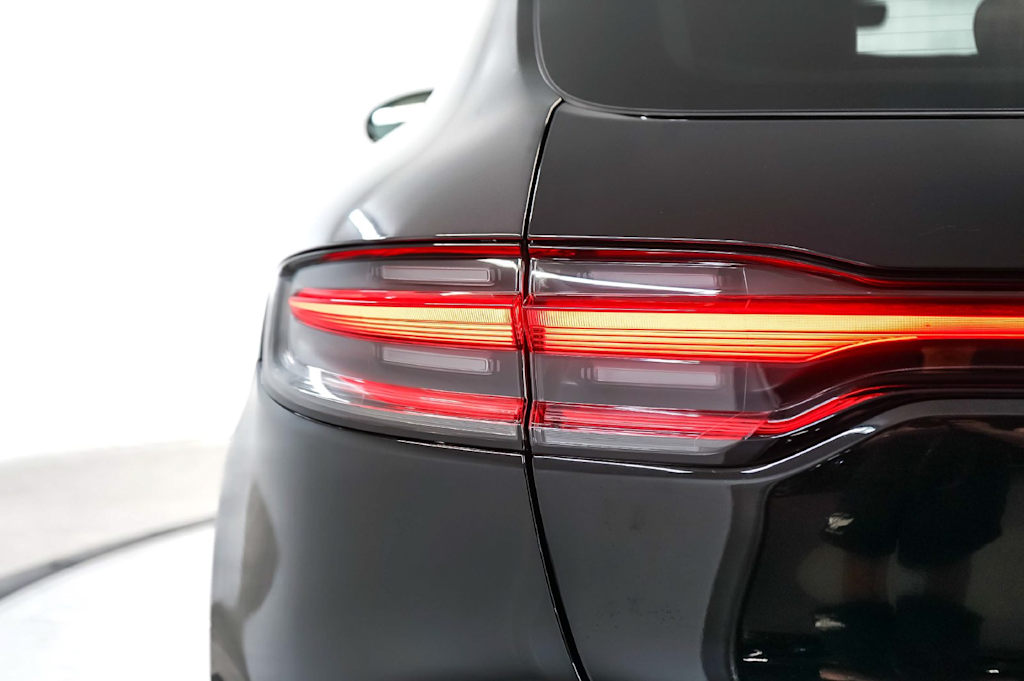 Thumbnail: 2026 Porsche Macan - 23