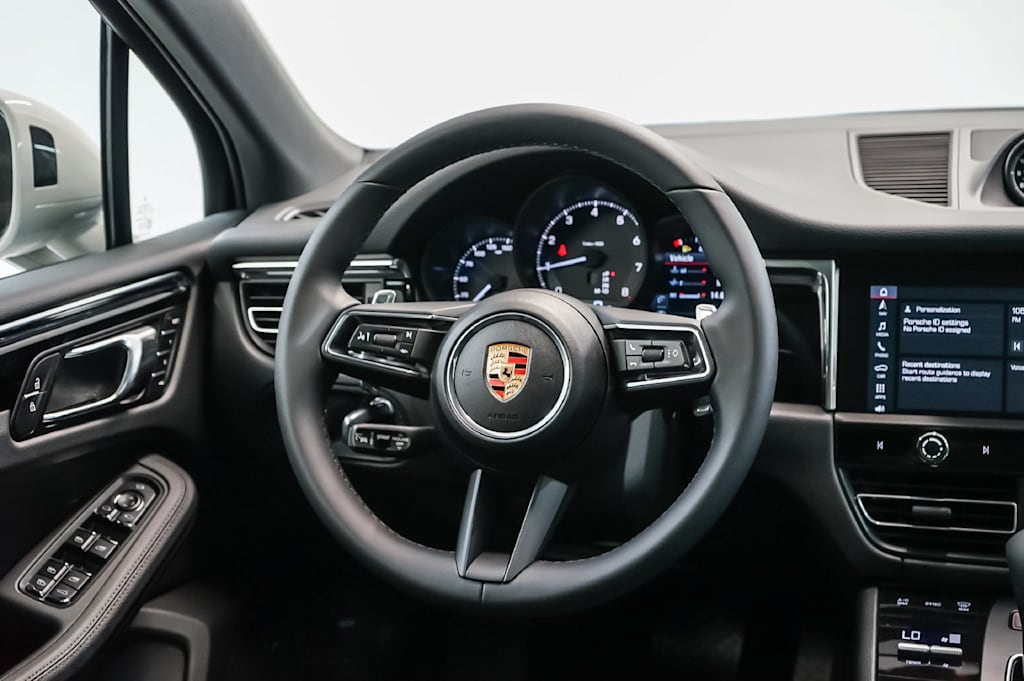 Thumbnail: 2026 Porsche Macan - 15