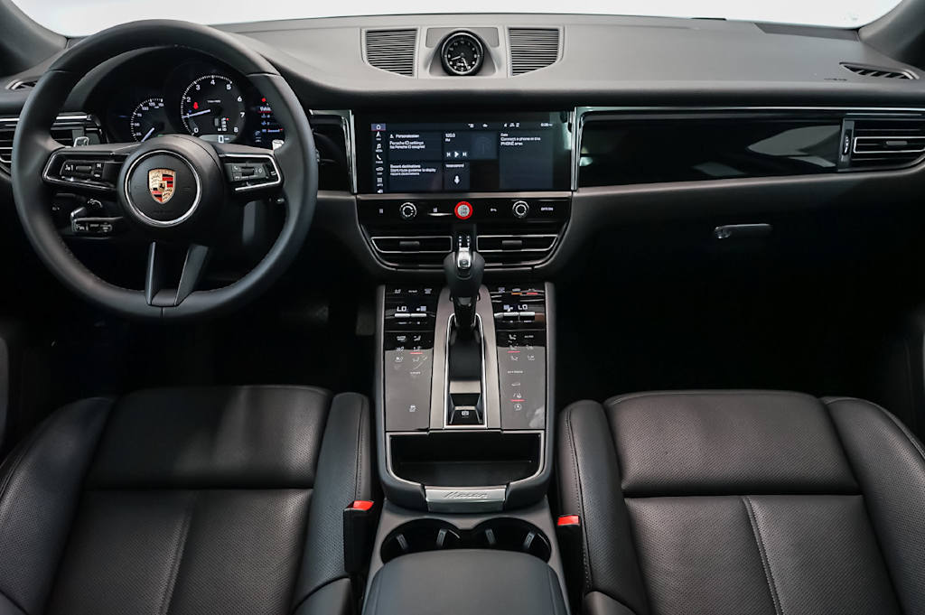 Thumbnail: 2026 Porsche Macan - 10