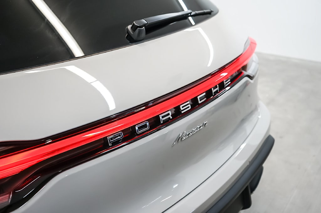 Thumbnail: 2026 Porsche Macan - 7