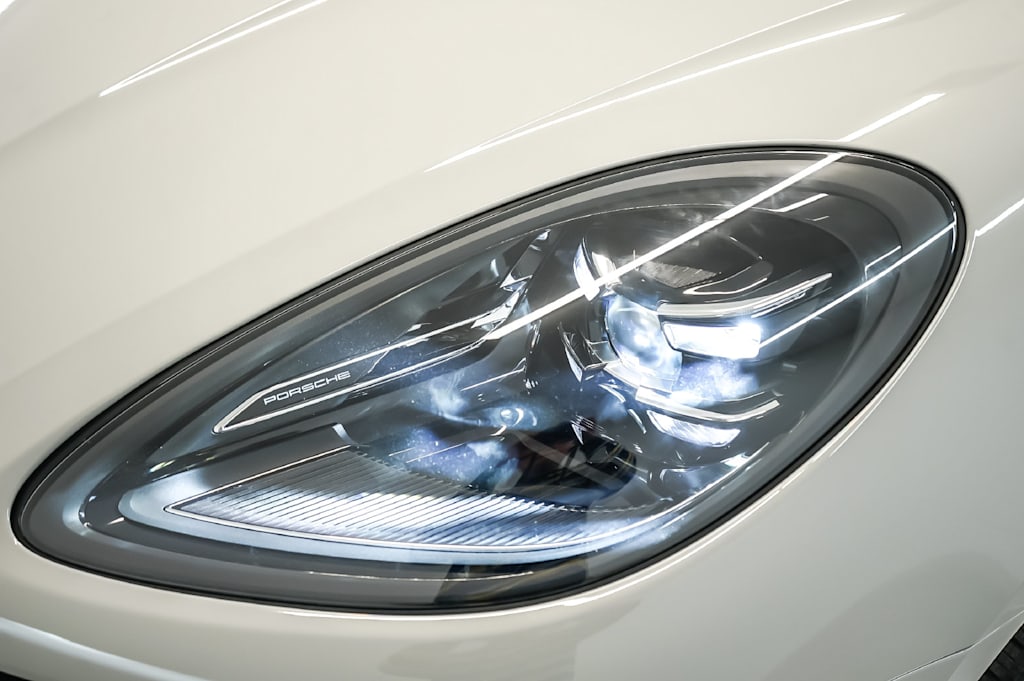 Thumbnail: 2026 Porsche Macan - 25