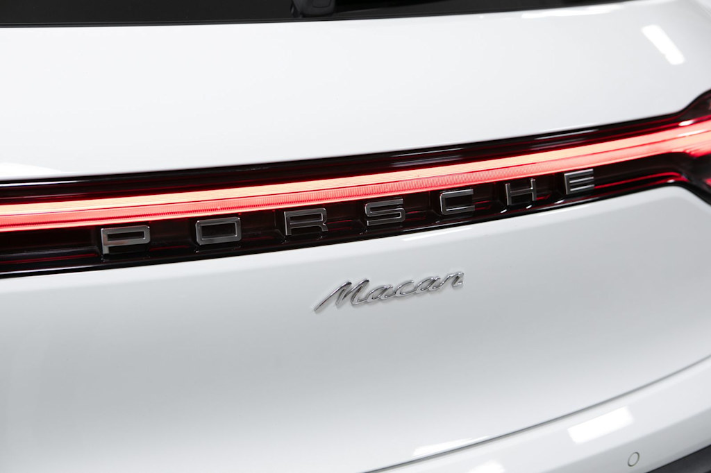 Thumbnail: 2024 Porsche Macan - 21