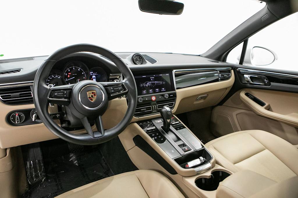 Thumbnail: 2024 Porsche Macan - 5