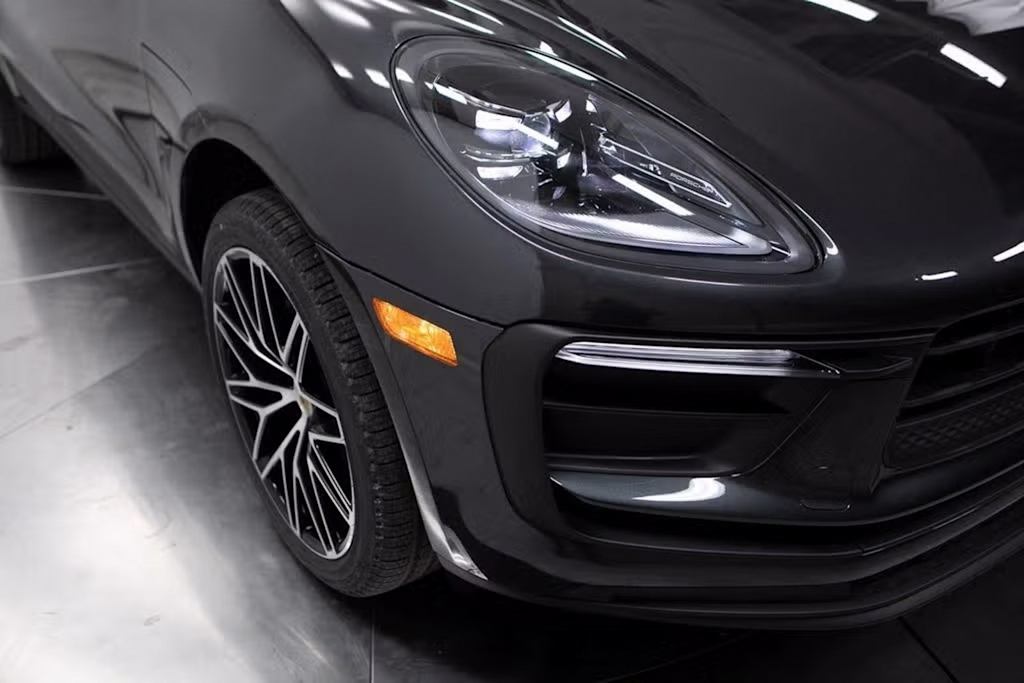 Thumbnail: 2025 Porsche Macan - 7