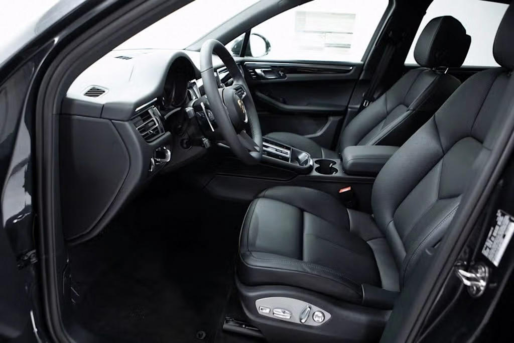 Thumbnail: 2025 Porsche Macan - 11