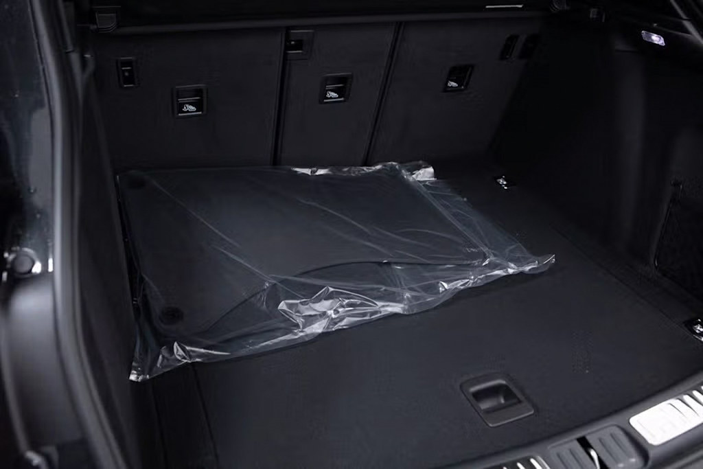 Thumbnail: 2025 Porsche Macan - 15